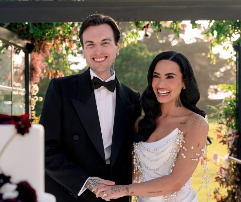 Demi Lovato se casa em cerimônia íntima na Califórnia